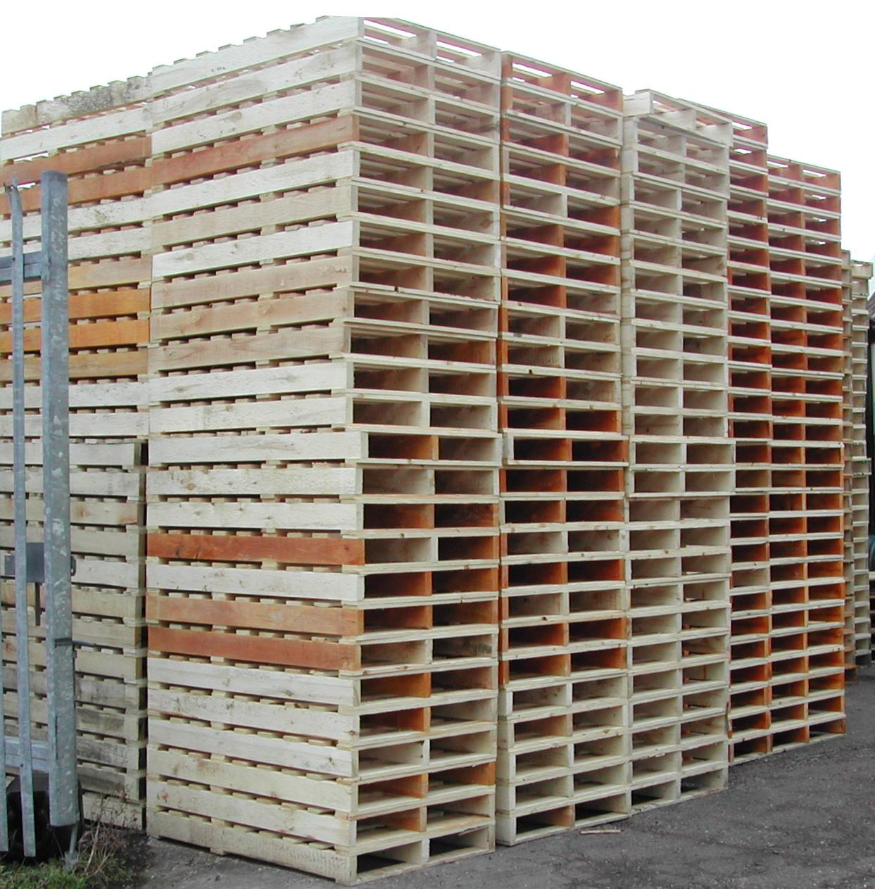 images/pallets_stacked.jpg